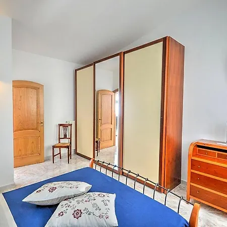Villa Bomerano Sleeps 10 With Pool Air Con And Wifi