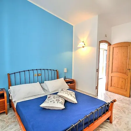 Bomerano Sleeps 10 With Pool Air Con And Wifi * Conca dei Marini