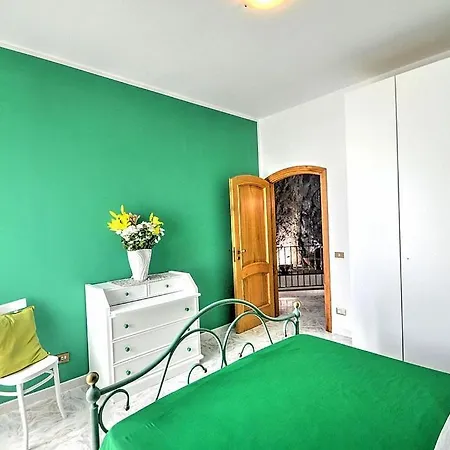 Bomerano Sleeps 10 With Pool Air Con And Wifi