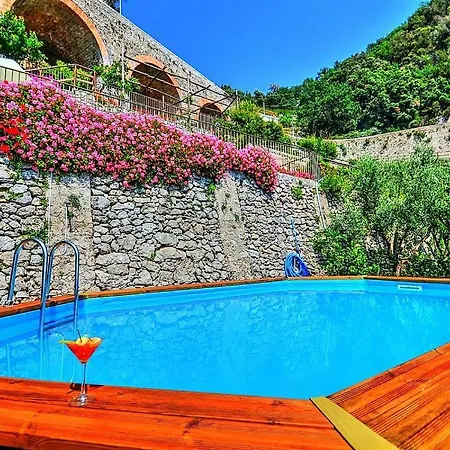 Bomerano Sleeps 10 With Pool Air Con And Wifi * Conca dei Marini