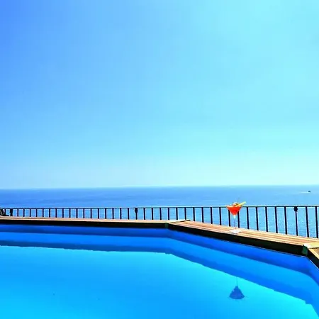 Bomerano Sleeps 10 With Pool Air Con And Wifi Villa