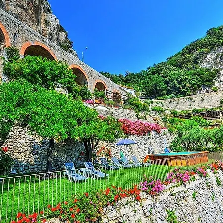 Villa Bomerano Sleeps 10 With Pool Air Con And Wifi *